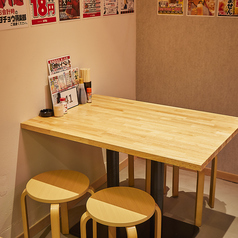 【サク飲みに】少人数で和気あいあいとお料理とお酒を楽しめるテーブル席!駅近なのでフラッと気軽にお立ち寄りください♪