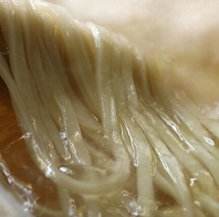 【黄金出汁が引き立つ】糸島産小麦粉100%のモチモチ麺