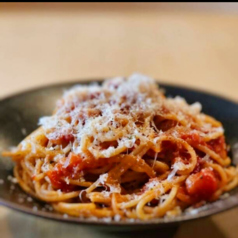 地方食材の魅力を都会的センスで昇華した一皿