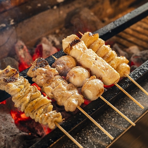 ワイワイガヤガヤ、ビールとハイボール片手に焼き鳥を食す！コスパ最強◎大衆酒場！