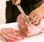姫路本社食肉卸直営！仕入れから加工まで一括管理で安心安全なお肉をお手頃価格でご提供しています！