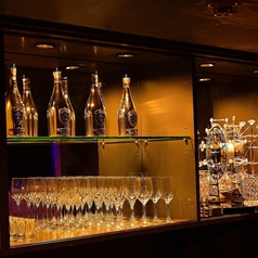 BAR THE CHIC バー ザ シックの特集写真