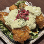 仙台名物のずんだを使った自家製タルタルソースに自家製唐揚げを組み合わせた当店一押しメニュー☆