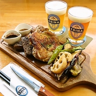 豪快にかぶりつける肉料理など、本格料理多数ご用意♪