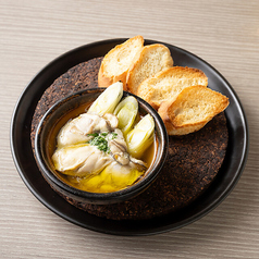 広島県産のぷりぷり牡蠣としらネギのアヒージョ