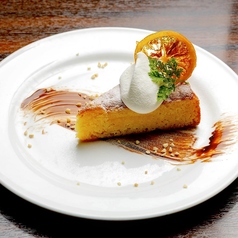 レモン風味の白いトルタカプレーゼ