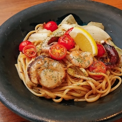 海鮮とトマトの塩レモンパスタ