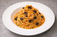 海老とオリーブのトマトクリームソース