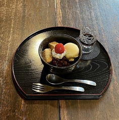 クリームあんみつ
