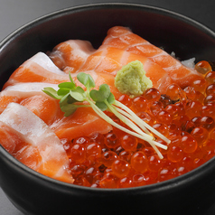 鮭といくらの石狩親子小丼