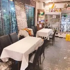 落ち着いた雰囲気の中、貸切で特別なひとときをお楽しみいただけます。大切な方との接待や、ご家族、友人とのお祝い事に最適な場所です。居心地の良い空間は、こだわりのお料理を引き立て、素晴らしい体験を提供します。贅沢な時間を過ごすための理想的な選択肢です。特別な日をより思い出深いものにしてください。