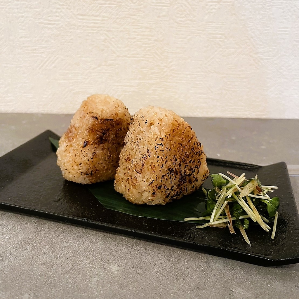 〆に嬉しい焼きおにぎりもございます！