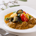 料理メニュー写真&nbsp;あいがけカレー（バターチキン＆グリル野菜）