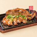 料理メニュー写真&nbsp;清流若どり 骨付モモ一本グローブ焼き ガーリック