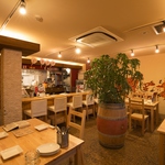 全30席。カウンターでさくっと。テーブルでゆっくり。お洒落で安くて居心地は最高！