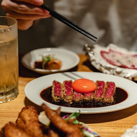 駅近なのに、少し隠れた。洋のエッセンスが光る酒場。