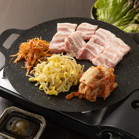 絶品『炙りサムギョプサル』は食欲をそそる逸品