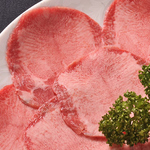 牛タンは塩で935円(税込)でご用意！まずは手始めにこれからスタートをおすすめします♪