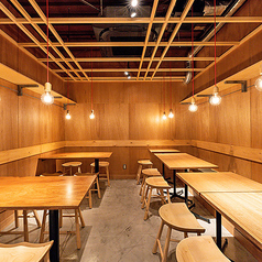 やきとんひなた浅草店では、貸切も大歓迎！宴会・飲み会・打ち上げなど、お仲間だけで気兼ねなく楽しめる空間をご用意します。予算や人数など、まずはお気軽にお問合せください♪