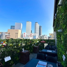 名古屋駅が見えるテラス席