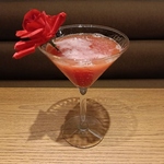 トマトとグレープフルーツの甘酸っぱいカクテルです。トマトジュース特有の渋みはありません。