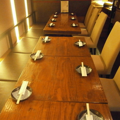 最大16名様迄可能なテーブル席（普段は簾で仕切られています）