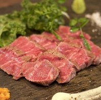 ●種類豊富な創作料理とこだわりのお肉を使った料理