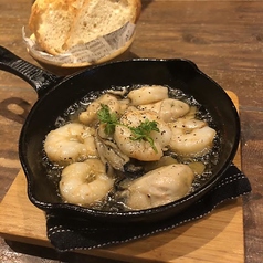 エビとカキのアヒージョ