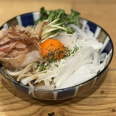 玉ねぎスライス　卵黄のせ