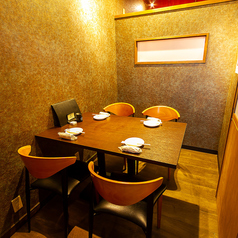 最大4名様まで収容可能な個室もご用意しております。各種宴会やパーティーなど、周囲に気を遣うことなくお楽しみいただけます☆