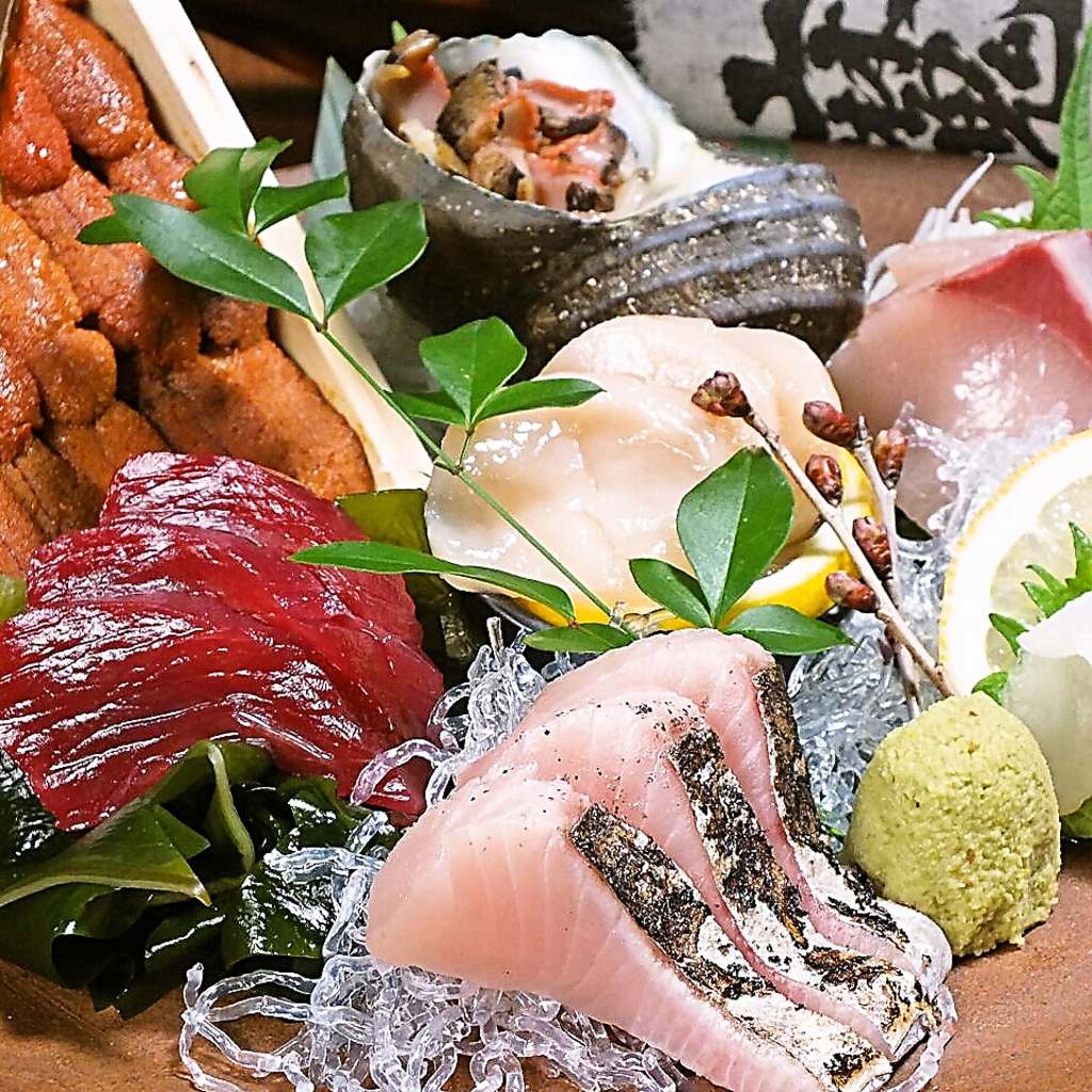 漁師から直接仕入れているため鮮度抜群！お刺身は勿論、海の幸を存分に楽しめるメニューを多数ご用意