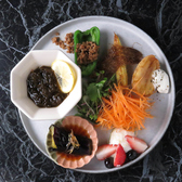 【深夜も営業中】19時～22時は和洋おばんざい/22時～3時バータイムで夜遅くまで営業しております。