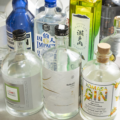 幅広い日本酒にクラフトジンなど、多彩なドリンク