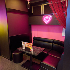 4名掛け半個室が1席ございます。