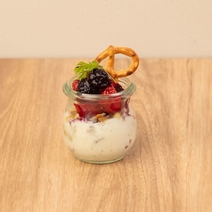自家製チーズパフェ 苺のBerry Berry