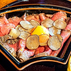 《荻窪店限定》　美味しいよりも先に笑みがこぼれる【生すき焼き】