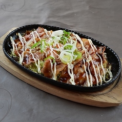 【名物】キャベツたっぷり豚ちゃん焼き