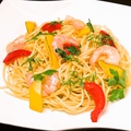 料理メニュー写真 小海老とパプリカのハーブ風味のスパゲティ