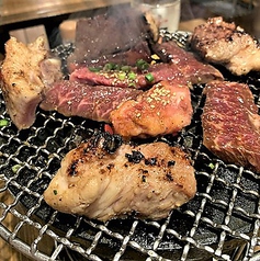 炭火で豪快に召し上がれ♪新鮮なお肉をご提供！