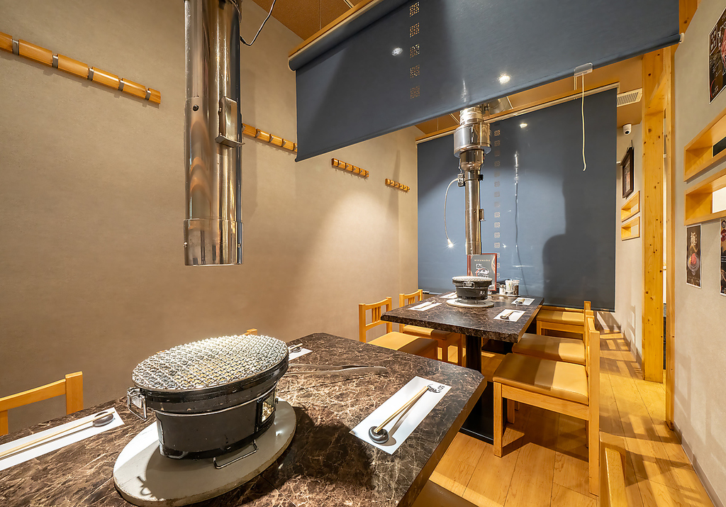 炭火焼肉 にくまる すすきの店の写真ギャラリー