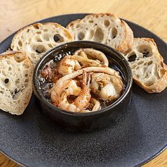 海の幸と彩り野菜のアヒージョ