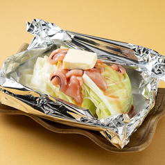 塩辛キャベツのホイル焼き
