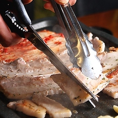 韓国料理　チョデ　新宿南口店【サムギョプサル食べ放題　飲み放題】のコース写真