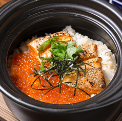 海浜幕張駅徒歩1分♪ネオ和食名物の土鍋ごはんは全4種！角煮丼や肉まぶしなど、こだわりのごはんものが充実の写真