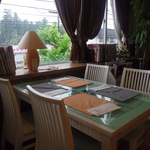 窓から景色を眺めたり、雑誌を読んだりと日頃の喧騒を忘れゆったりとした時間をお過ごしください♪