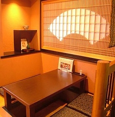 少人数の宴会に!ゆっくり足を伸ばせる掘りごたつ席で旬のごちそうを堪能できます。