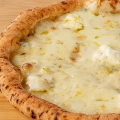 ５種チーズのピザ