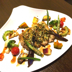大山鶏の香草パン粉焼き　野菜グリル添えの写真