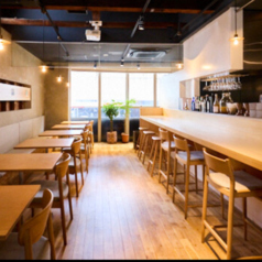 12名以上で貸切利用が可能。周りを気にせず会食や集まりに集中でき、特別感のあるプライベート空間として使えるのが魅力です。