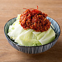 季節毎の厳選されたキャベツと肉味噌